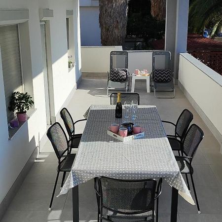 Apartman Emily, 6 Plus 2 Guests, Newly Refurbished Пула Екстер'єр фото