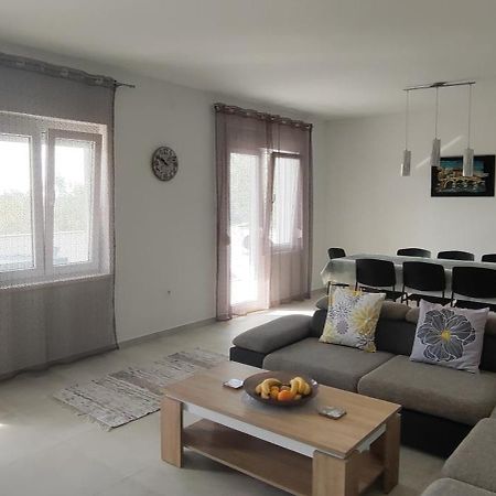 Apartman Emily, 6 Plus 2 Guests, Newly Refurbished Пула Екстер'єр фото