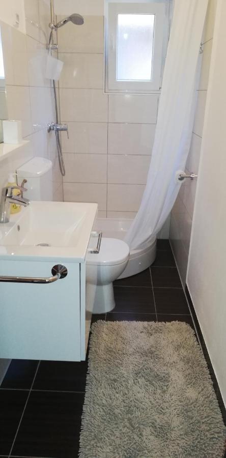 Apartman Emily, 6 Plus 2 Guests, Newly Refurbished Пула Екстер'єр фото